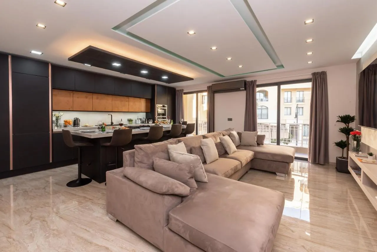 Luxury 2 Bed Apartment In The Heart Of St Julians San Ġiljan 0*,  Malte