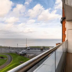 No 8 Metropole Towers, Stunning Sea Views! , Whitby United Kingdom